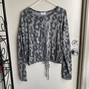Casual semi-cropped top NWT